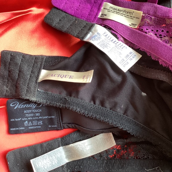 Lot of Bras Victoria’s Secret - Picture 10 of 12